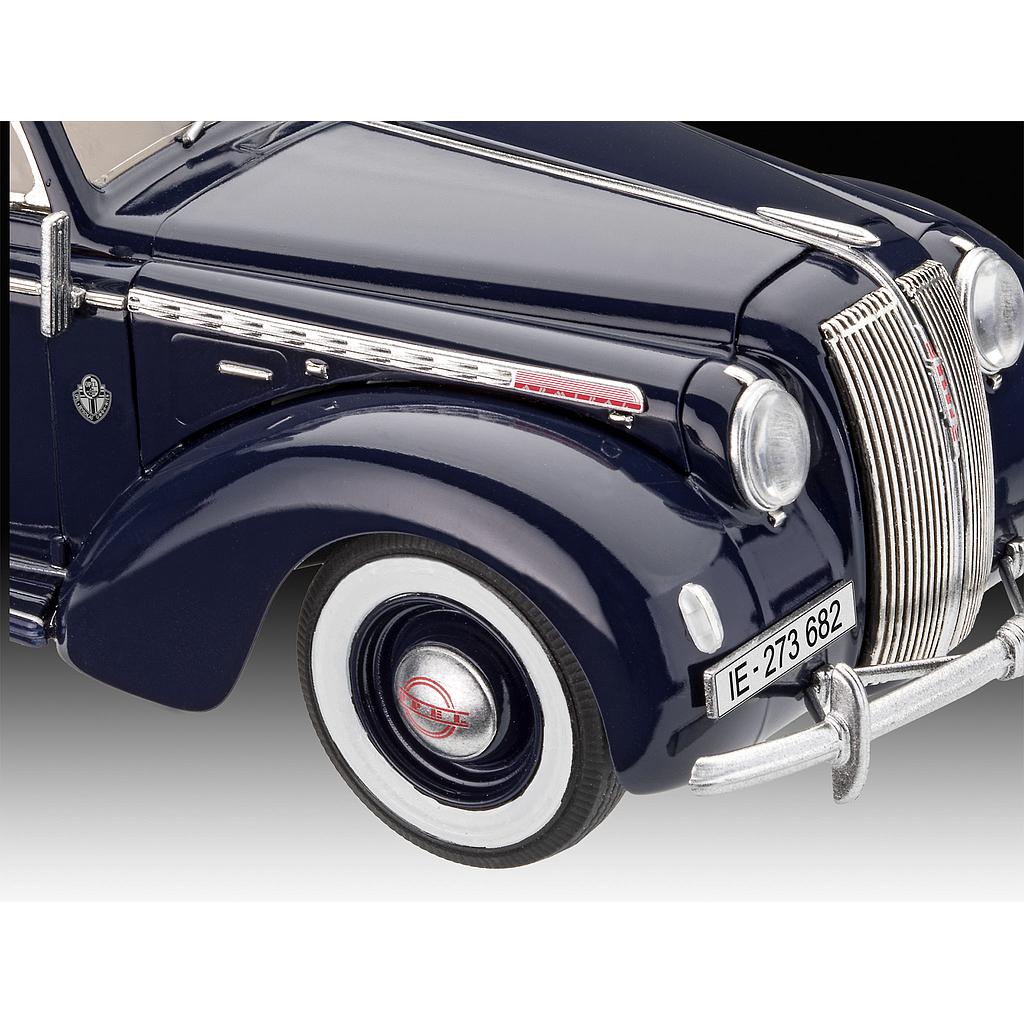 Revell Luxury Class Car Admiral Saloon 1:24