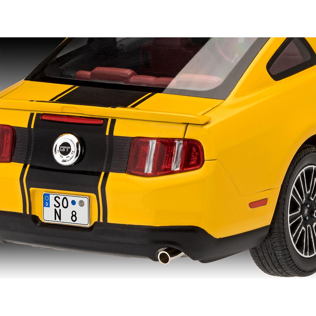 revell_2010_ford_mustang_gt_1:25_07046R-2.jpg