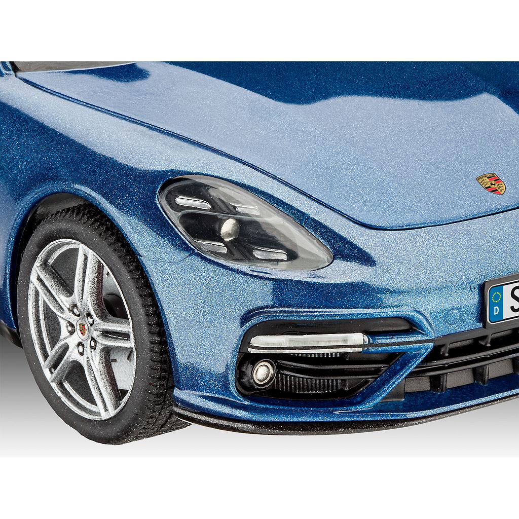 Revell Porsche Panamera Turbo 1:24