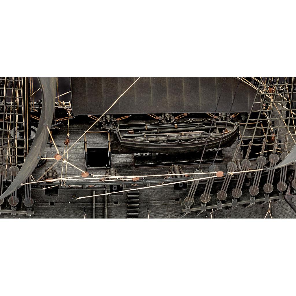 Revell Black Pearl 1:72