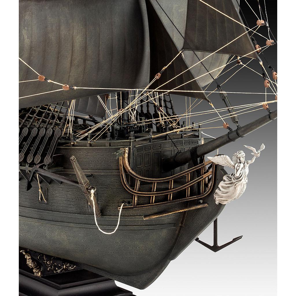 Revell Black Pearl 1:72