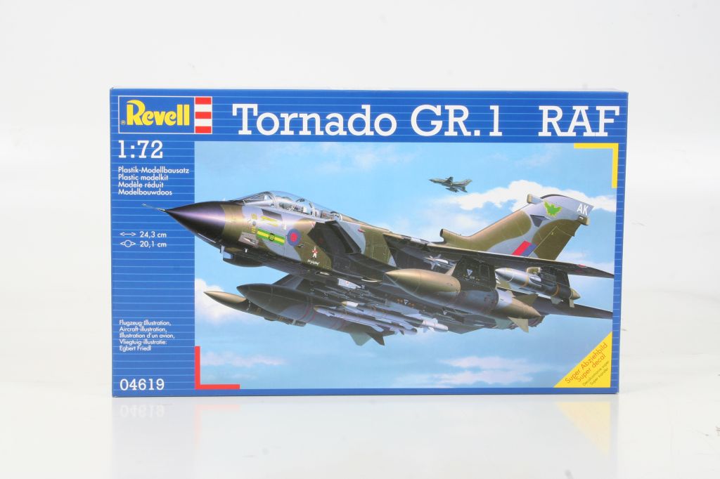 revell_panavia_tornado_gr.1_raf_1:72_04619R-1.jpg