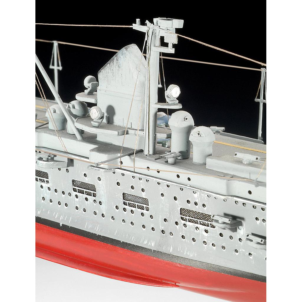 Revell German Aircraft Carrier GRAF ZEPPELIN Scale: 1:720