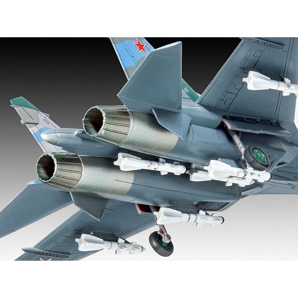 Revell mudelikomplekt Suchoi Su-27 Flanker 1:144