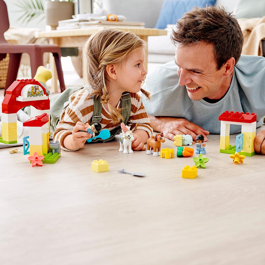 LEGO DUPLO Hobusetall ja ponikodu