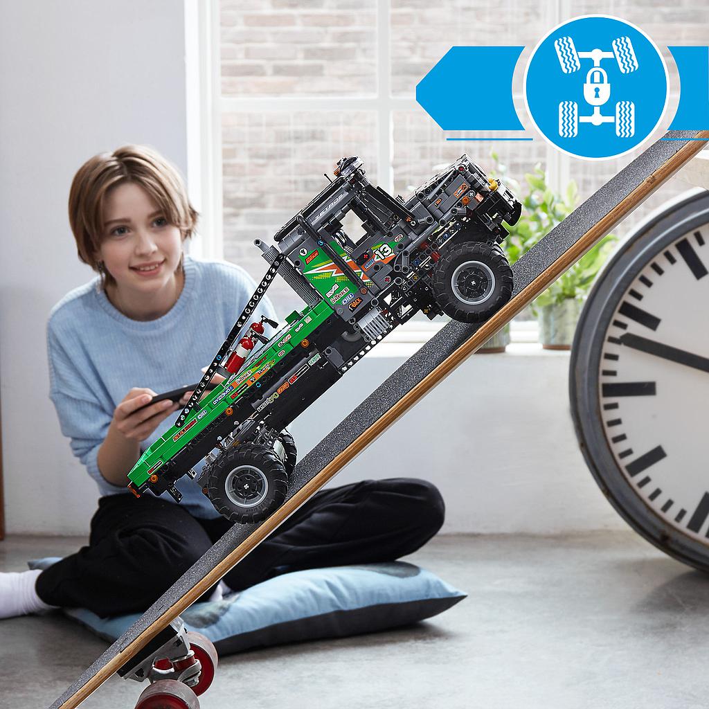 LEGO Technic 4x4 veoauto Mercedes-Benz Zetros