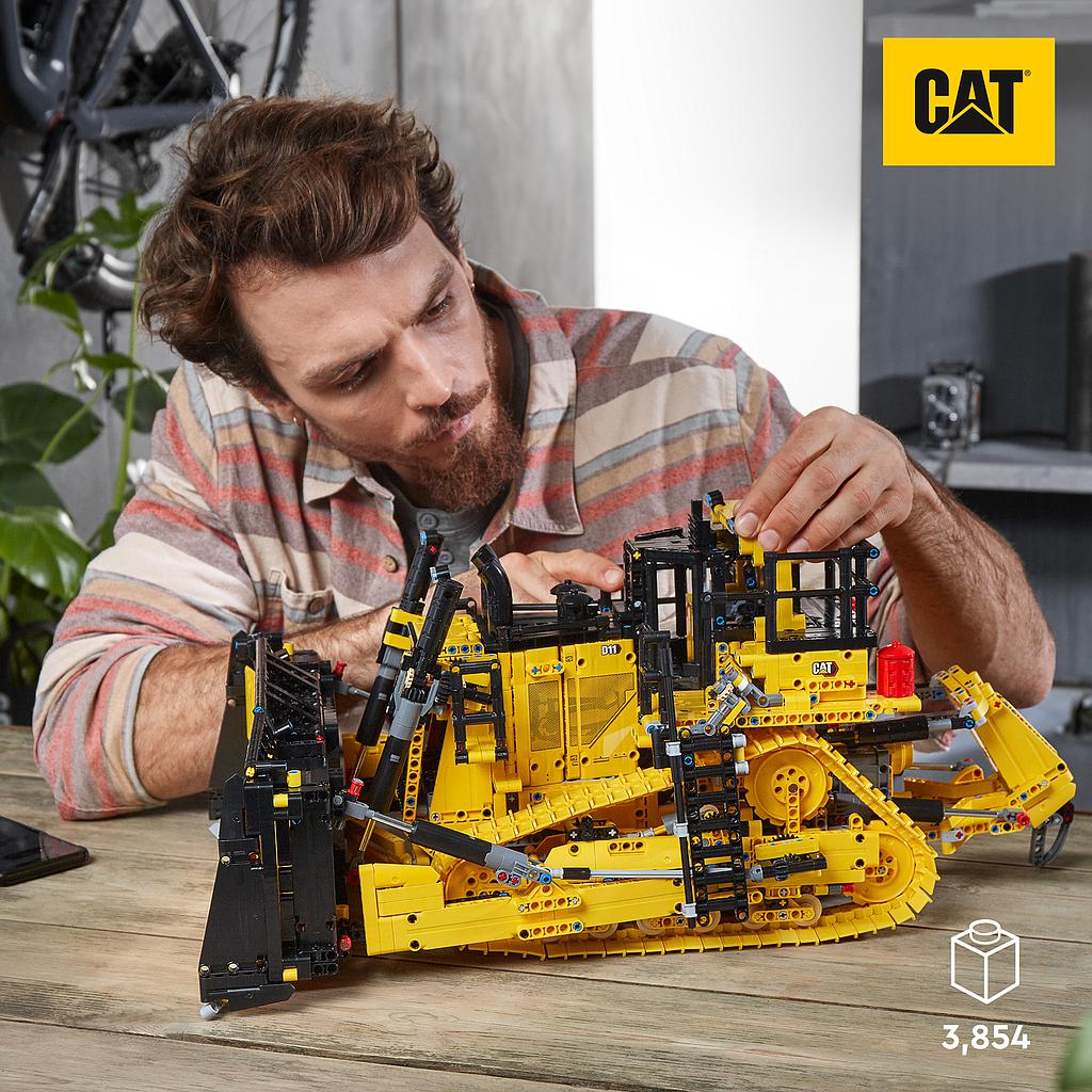 lego_technic_app-controlled_cat_d11t_bulldozer_42131L_8