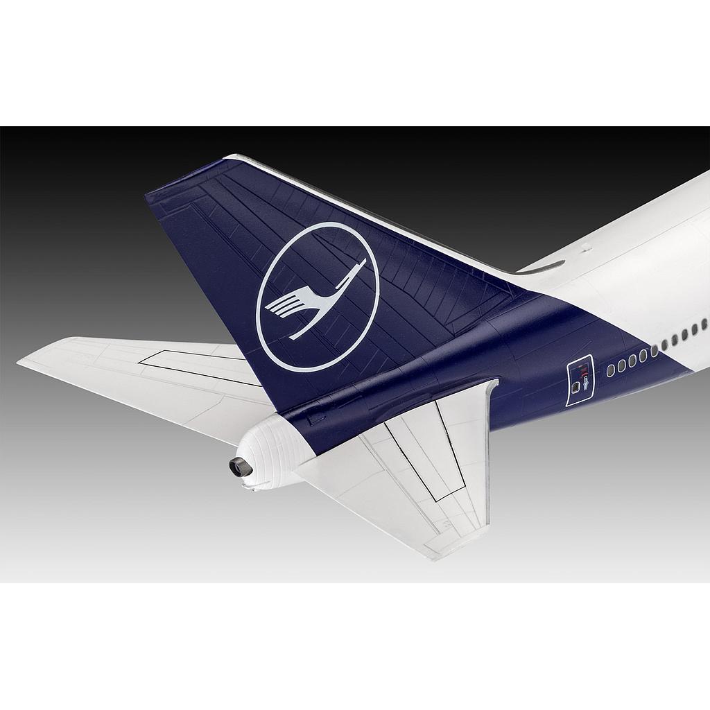 Revell Boeing 747-8 Lufthansa 