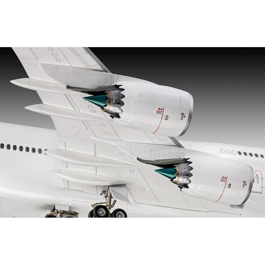 Revell Boeing 747-8 Lufthansa 