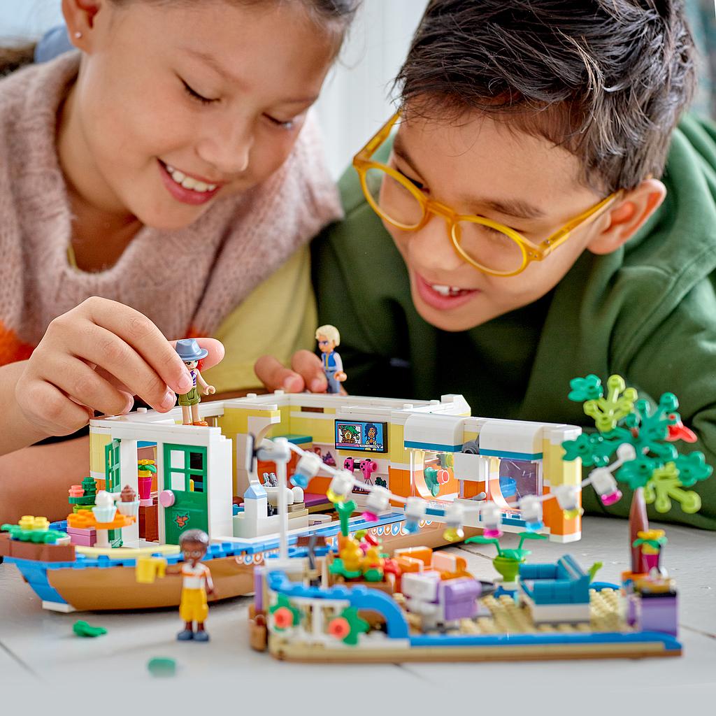lego_friends_kanali_paatmaja_41702L_8