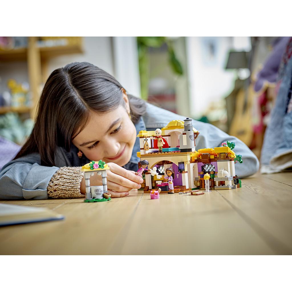 lego_disney_asha's_cottage_43231L_5