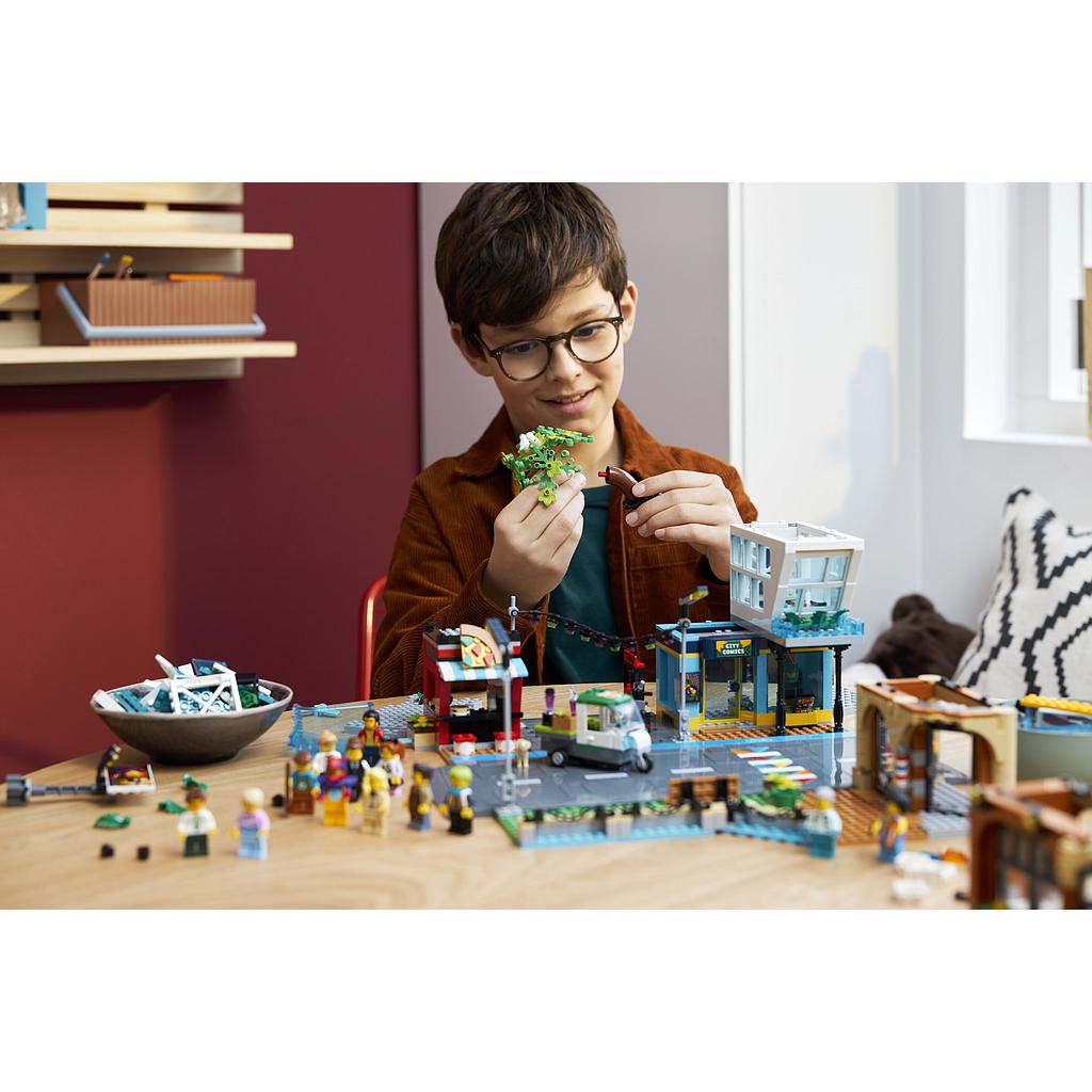 lego_city_kesklinn_60380L_4