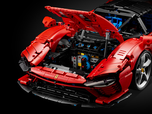lego_technic_ferrari_daytona_sp3_42143L_5