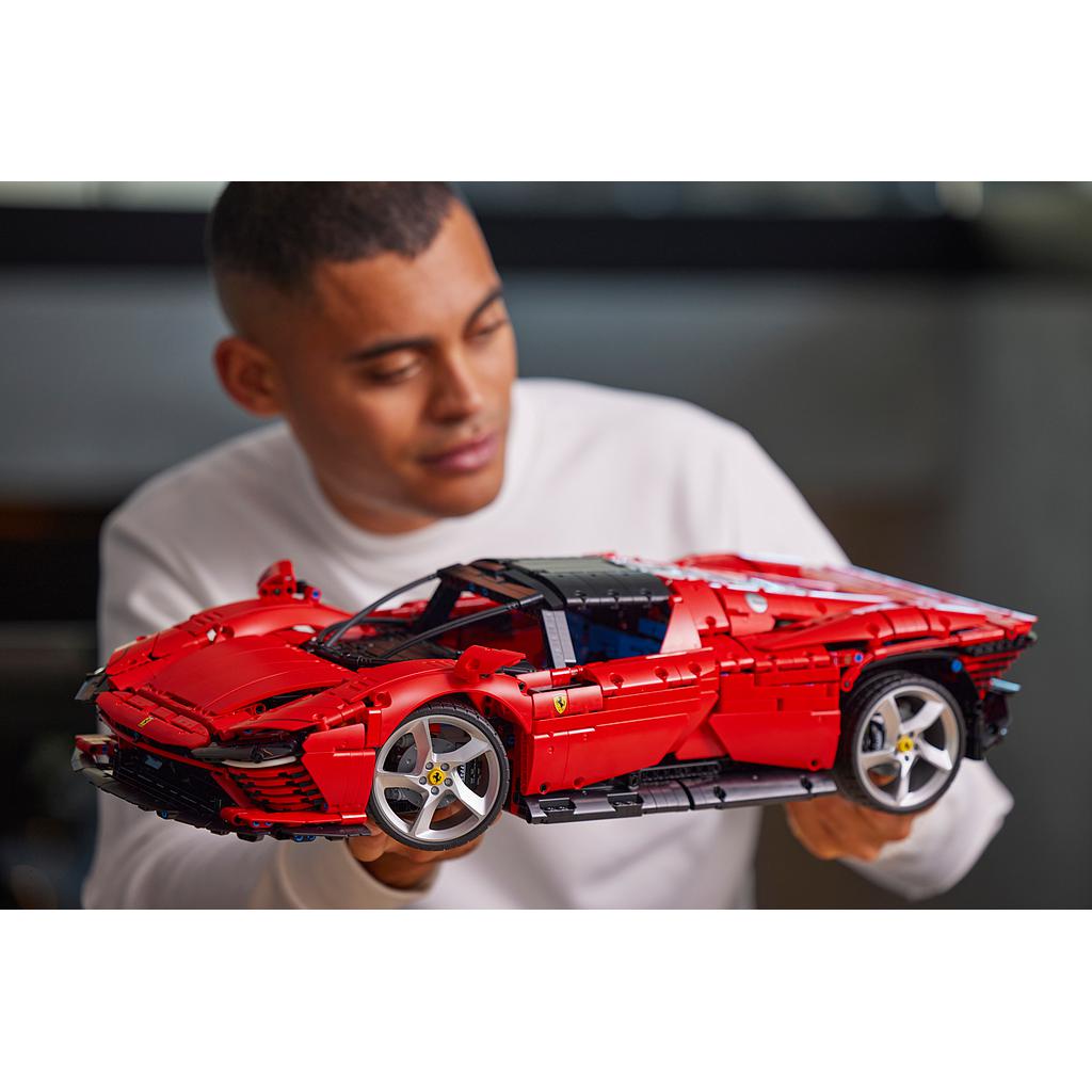 lego_technic_ferrari_daytona_sp3_42143L_8
