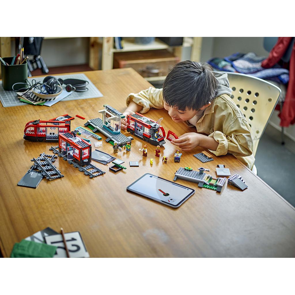 lego_city_kesklinna_tramm_ja_jaam_60423L_6
