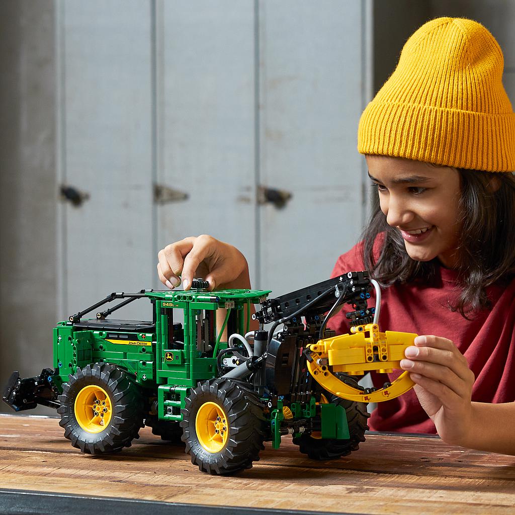 lego_technic_john_deere_948l-ii skiider_42157L_6