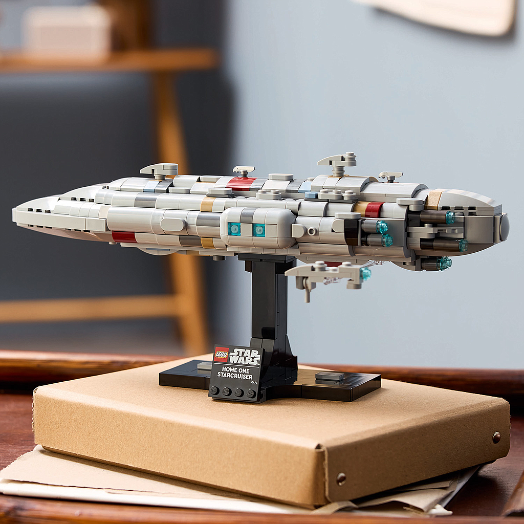 LEGO Star Wars Home One Starcruiser