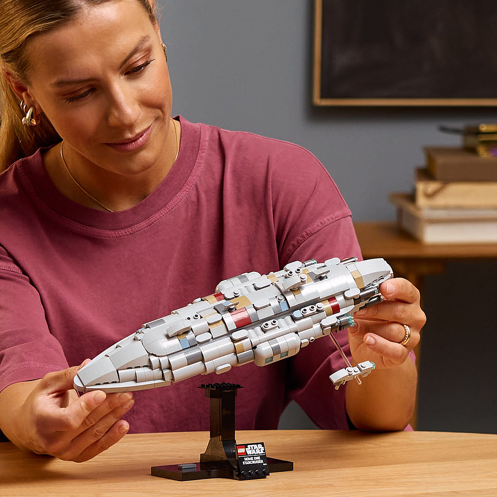 LEGO Star Wars Home One Starcruiser