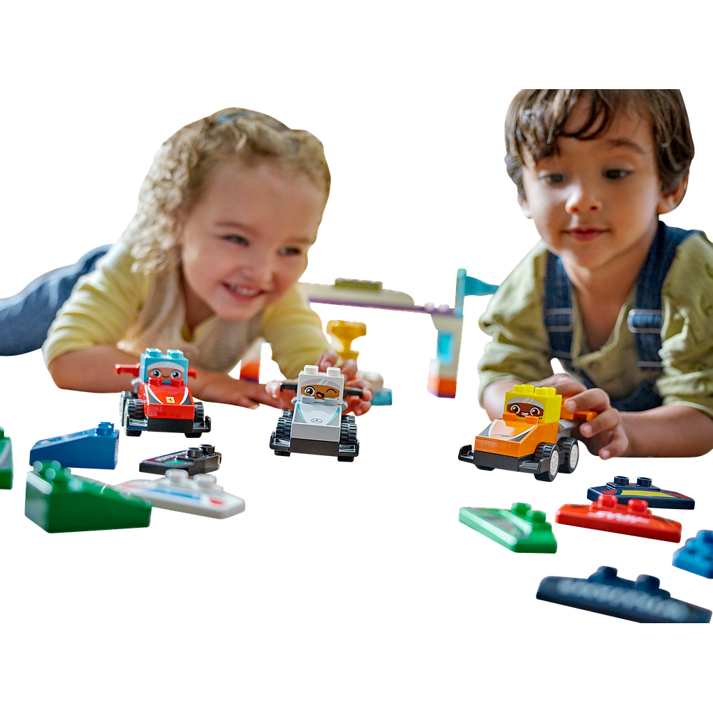 lego_duplo_f1_meeskonna_võidusõiduautod_ja_sõitjad_10445L_3