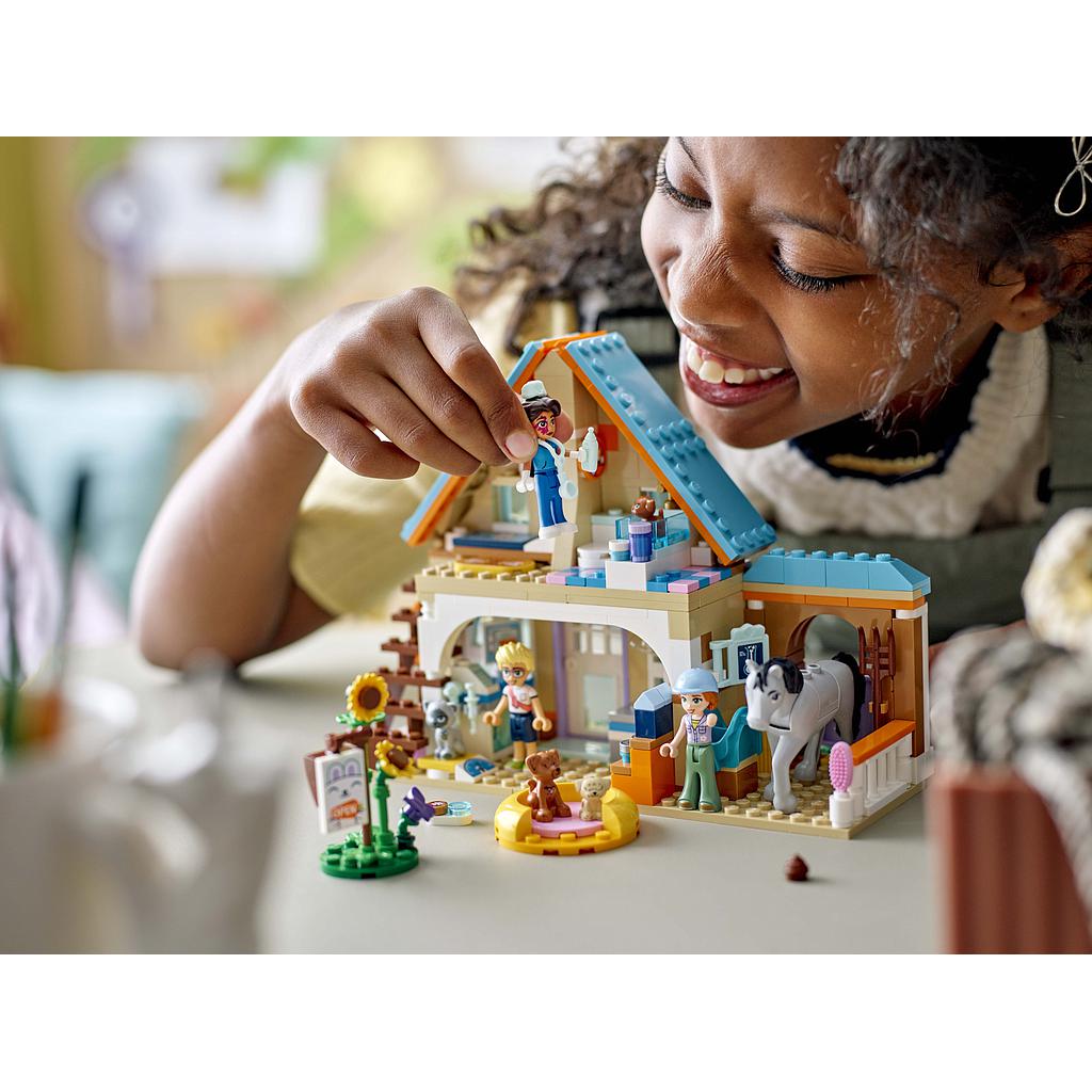 lego_friends_hobuse-_ja_lemmikloomakliinik_42651L_2