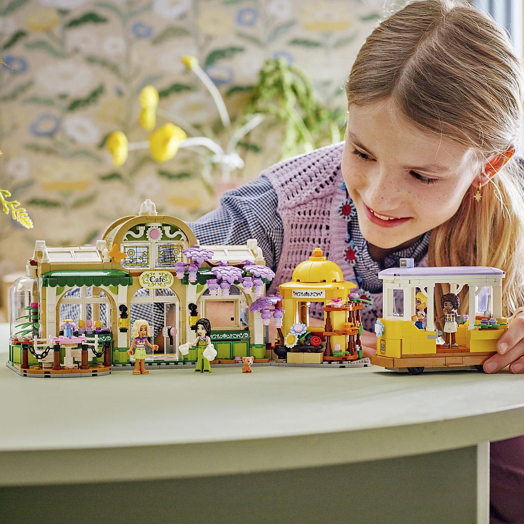 lego_friends_taimekohvik_ja_lillepood
_42671L_2