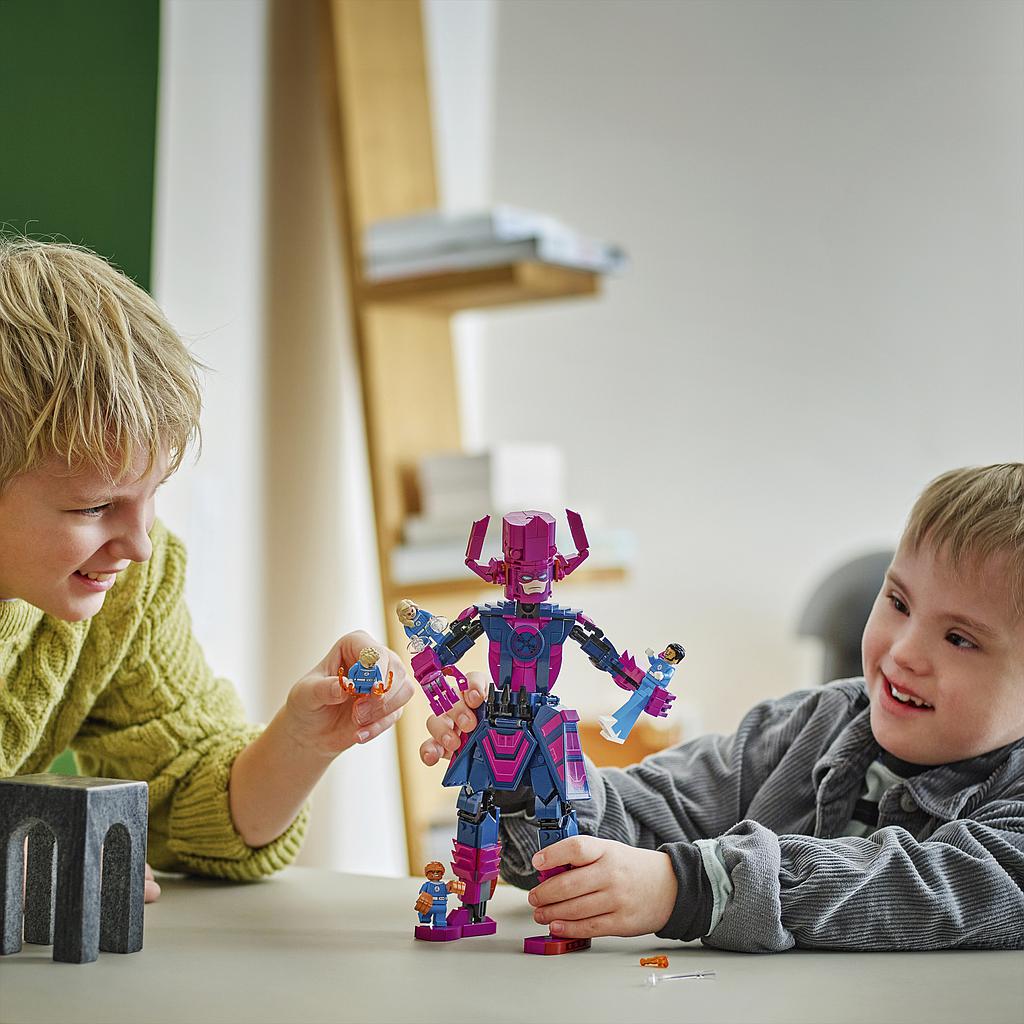 lego_marvel__76316L_7