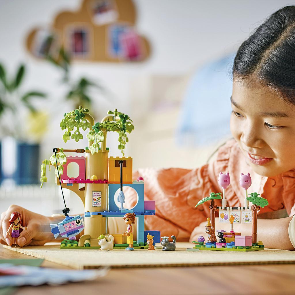 lego_friends_kassi_sünnipäevapidu_ja_puuonn_42666L_2