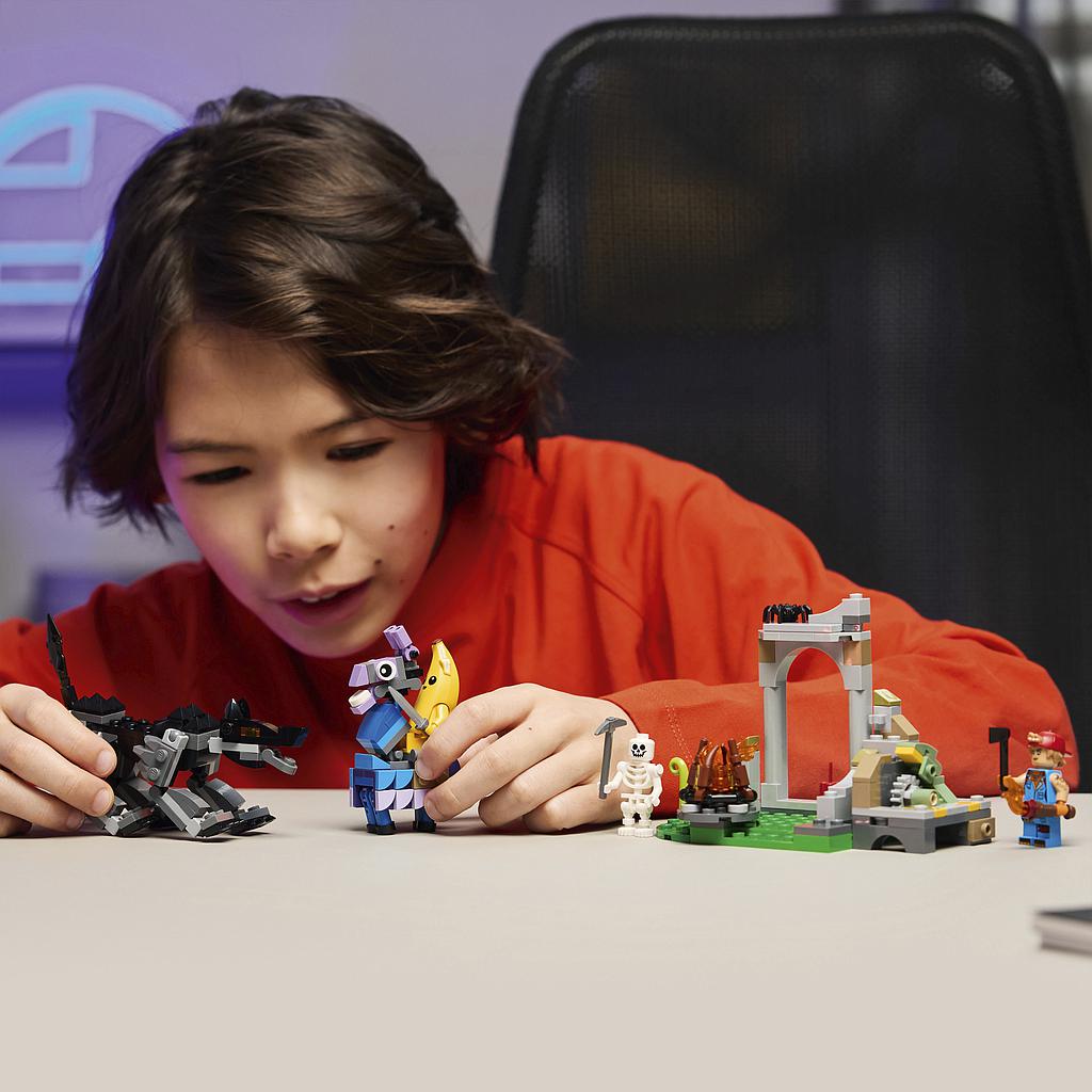 lego_fortnite_peely_ja_sparkplugi_laager_77075L_4