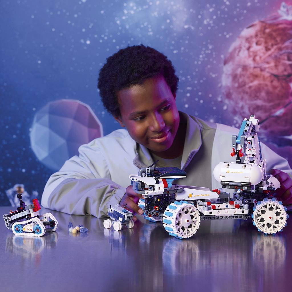 lego_technic_lunar_outpost_kuukulguri_kosmosesõiduk_42211L_5