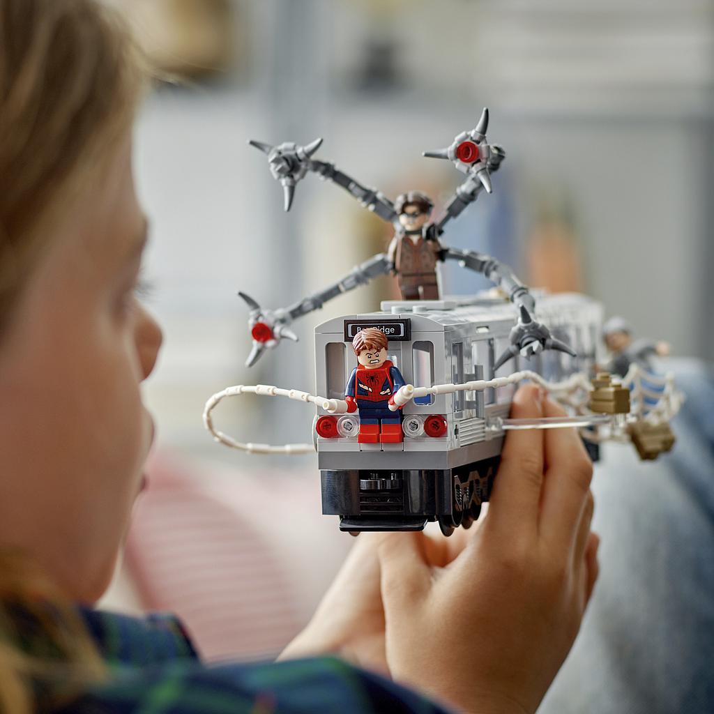 lego_super_heroes_spiderman_vs._doc_ock_metroorongi_stseen_76321L_1
