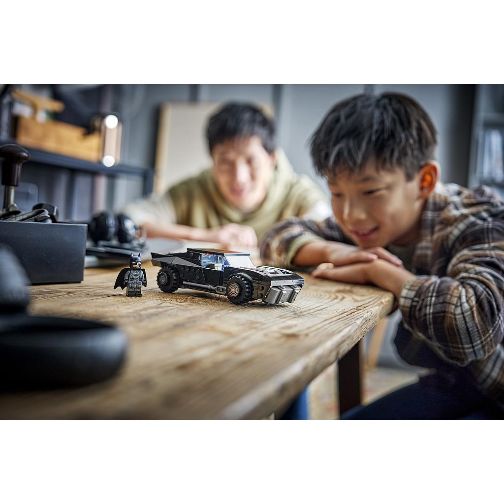 lego_super_heroes_batman_batmobiil_76332L_6