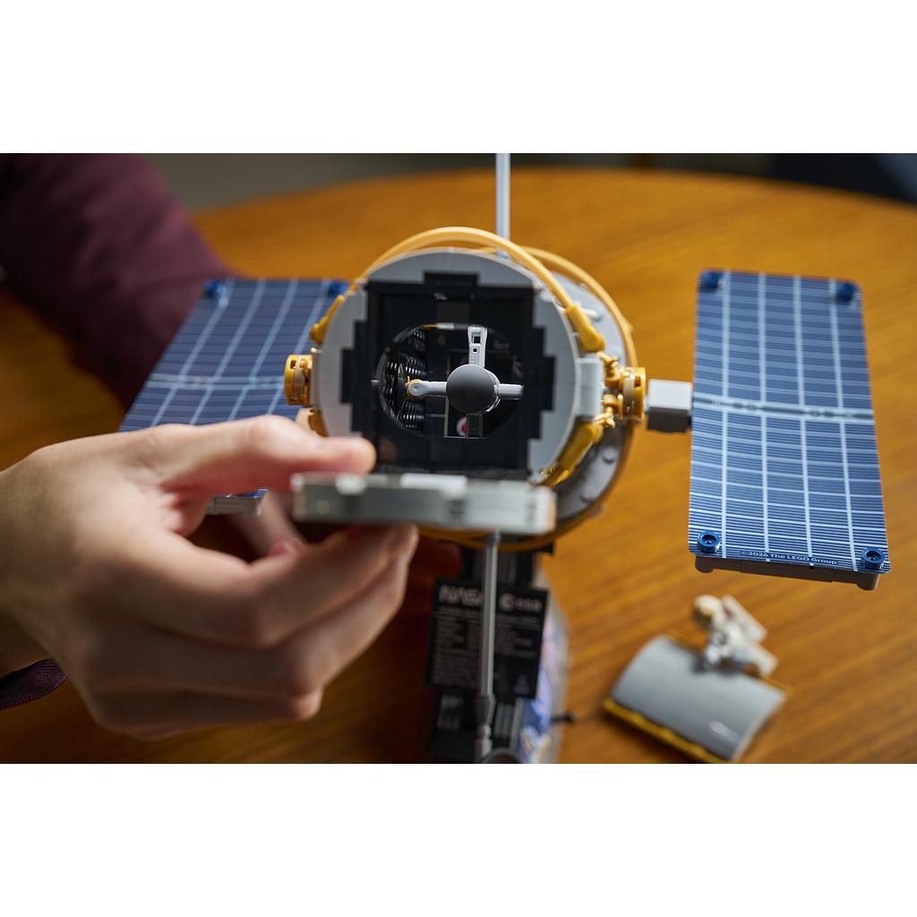 lego_icons_hubble’i_kosmoseteleskoop_11382L_5